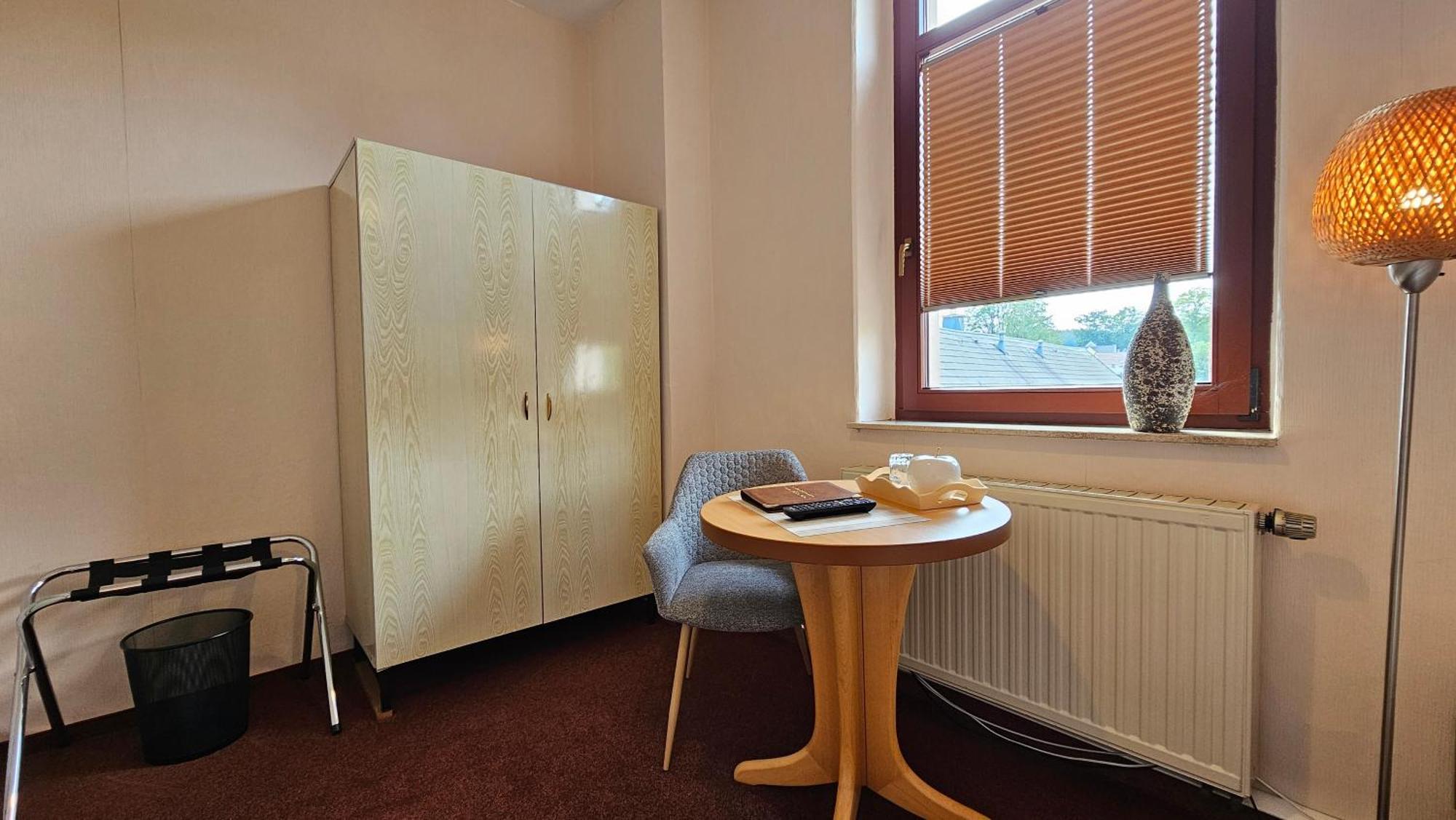 Pension Weisse Rose, Parkplatz, Fruehstueck, Wlan, Zentral Bad Elster Exteriör bild