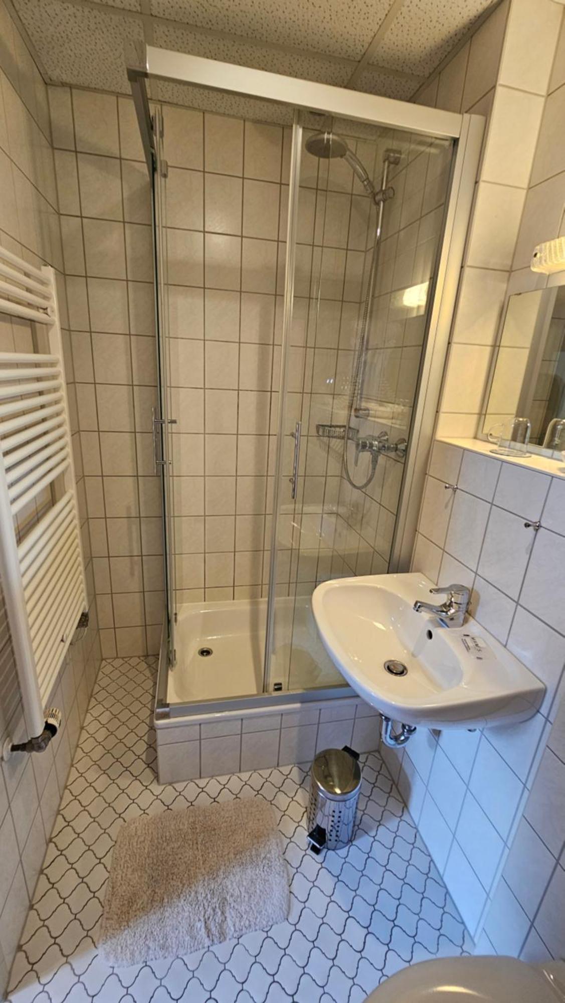 Pension Weisse Rose, Parkplatz, Fruehstueck, Wlan, Zentral Bad Elster Exteriör bild