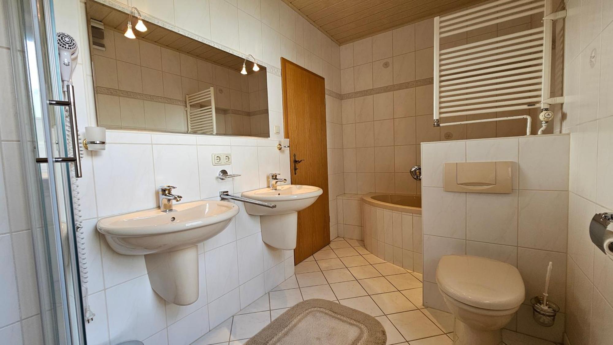 Pension Weisse Rose, Parkplatz, Fruehstueck, Wlan, Zentral Bad Elster Exteriör bild