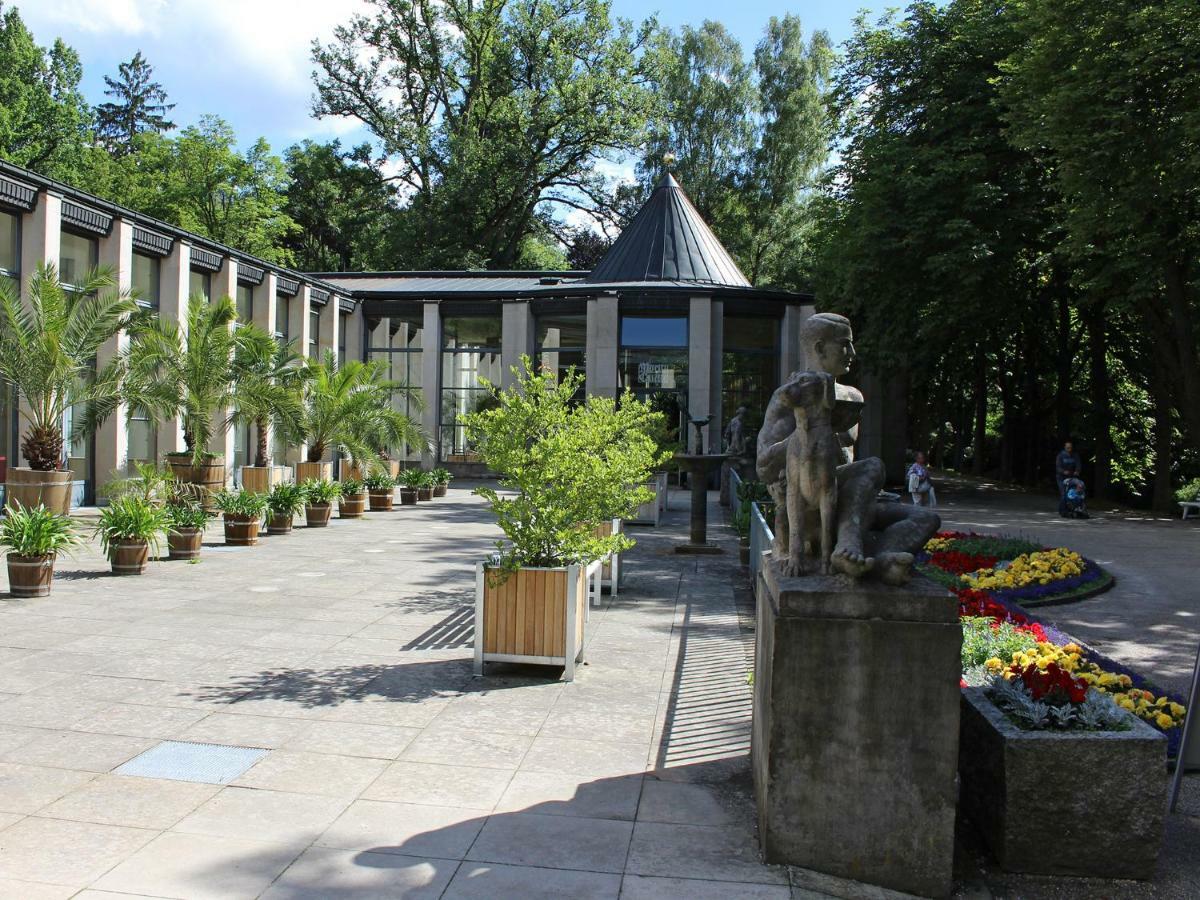 Pension Weisse Rose, Parkplatz, Fruehstueck, Wlan, Zentral Bad Elster Exteriör bild